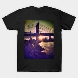 Manhattan Bridge Skyline Sun Brooklyn New York City T-Shirt